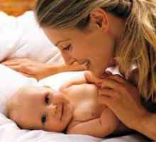 Toaletu a diapering dítě po porodu