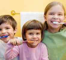 Vzdělání Dítě čištění zubů