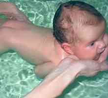 Koupaliště pro kojence. Plavání kojenců.