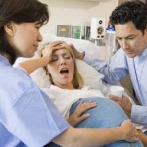 Amniotomie během porodu