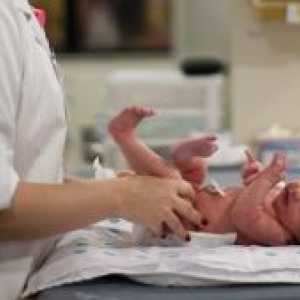 Podchlazení novorozených dětí: příčiny, léčby, péče, příznaky, příznaky