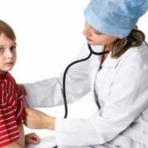 Otrava jídlem u dětí, léčbu a první pomoc, příznaky, znaky, příčiny
