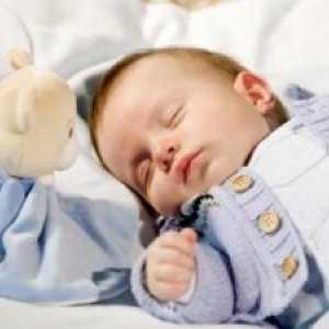 Dítě spát ve věku 3-6 měsíců: navyknout na režimu