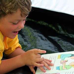 Jak naučit dítě číst plynule? Jak naučit dítě na čtení? Pravidla, jak naučit dítě číst slabik?