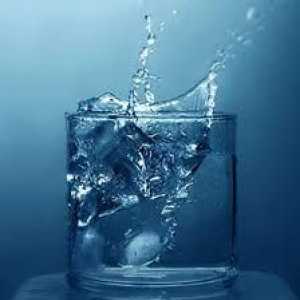 Voda pankreatitida, co a kolik pít pro léčbu rakoviny slinivky?