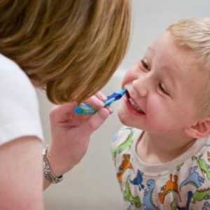 Bolest zubů u dětí jako necitlivé?